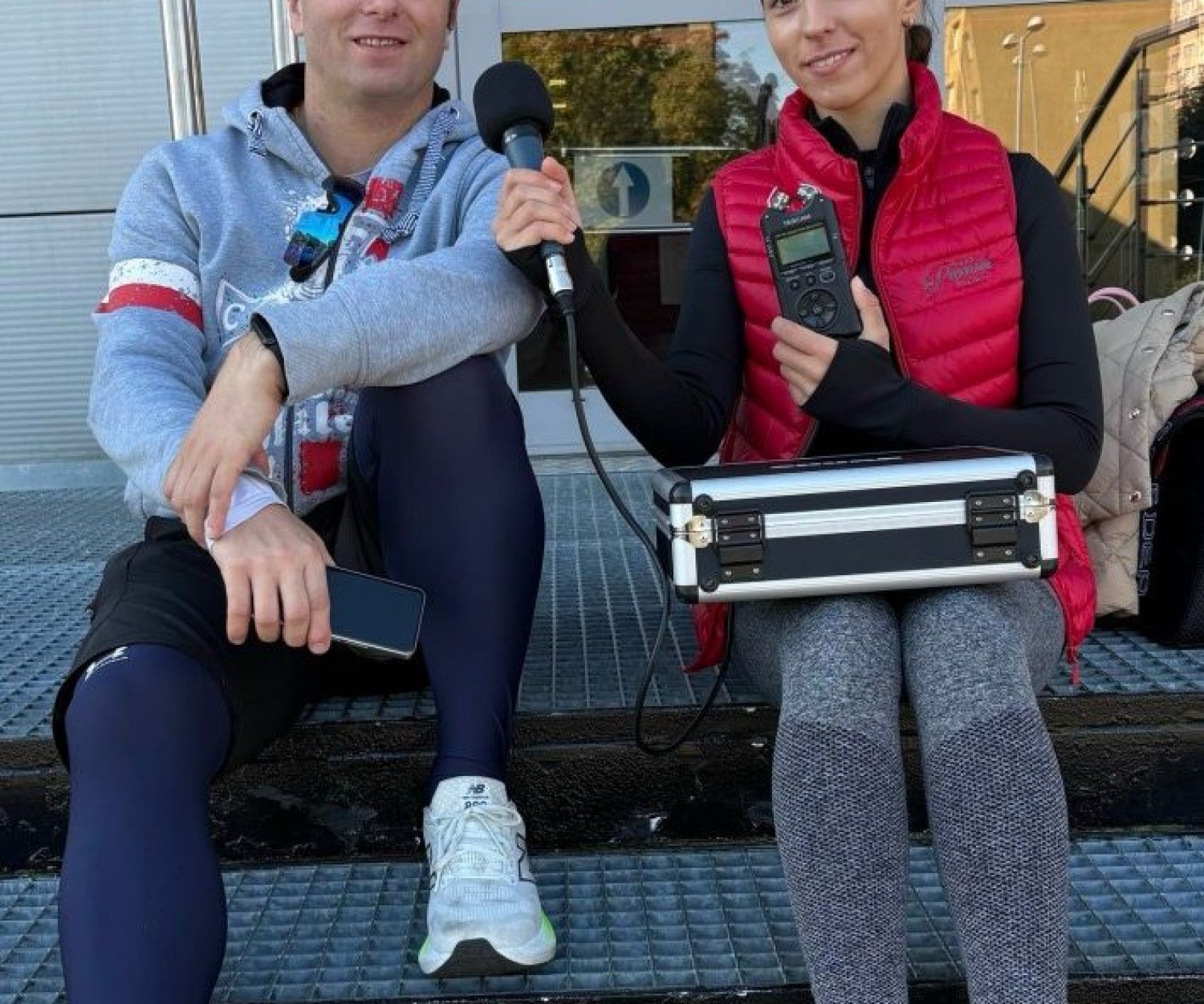 Marta Dawidowska i Marcin Orocz nagrywajacy podcast "inspirujący dla młodych"