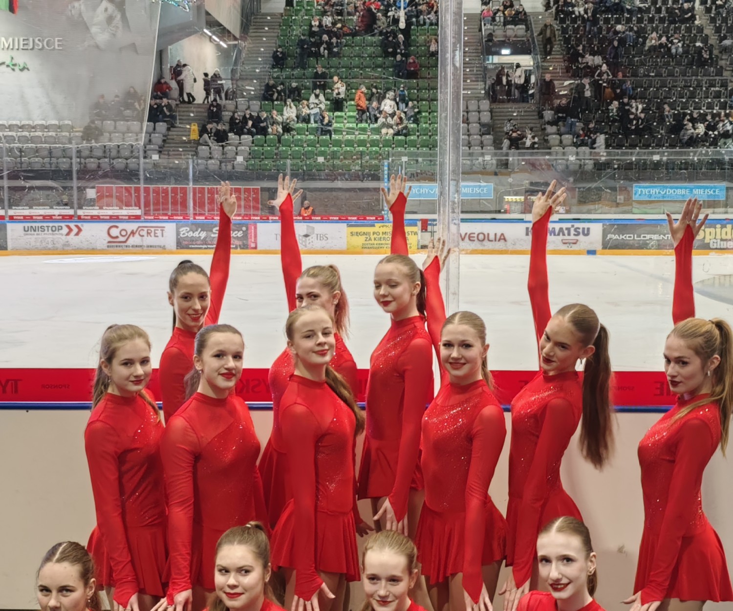 Pionierki podczas meczu Hokej z Gwiazdami w Tychach